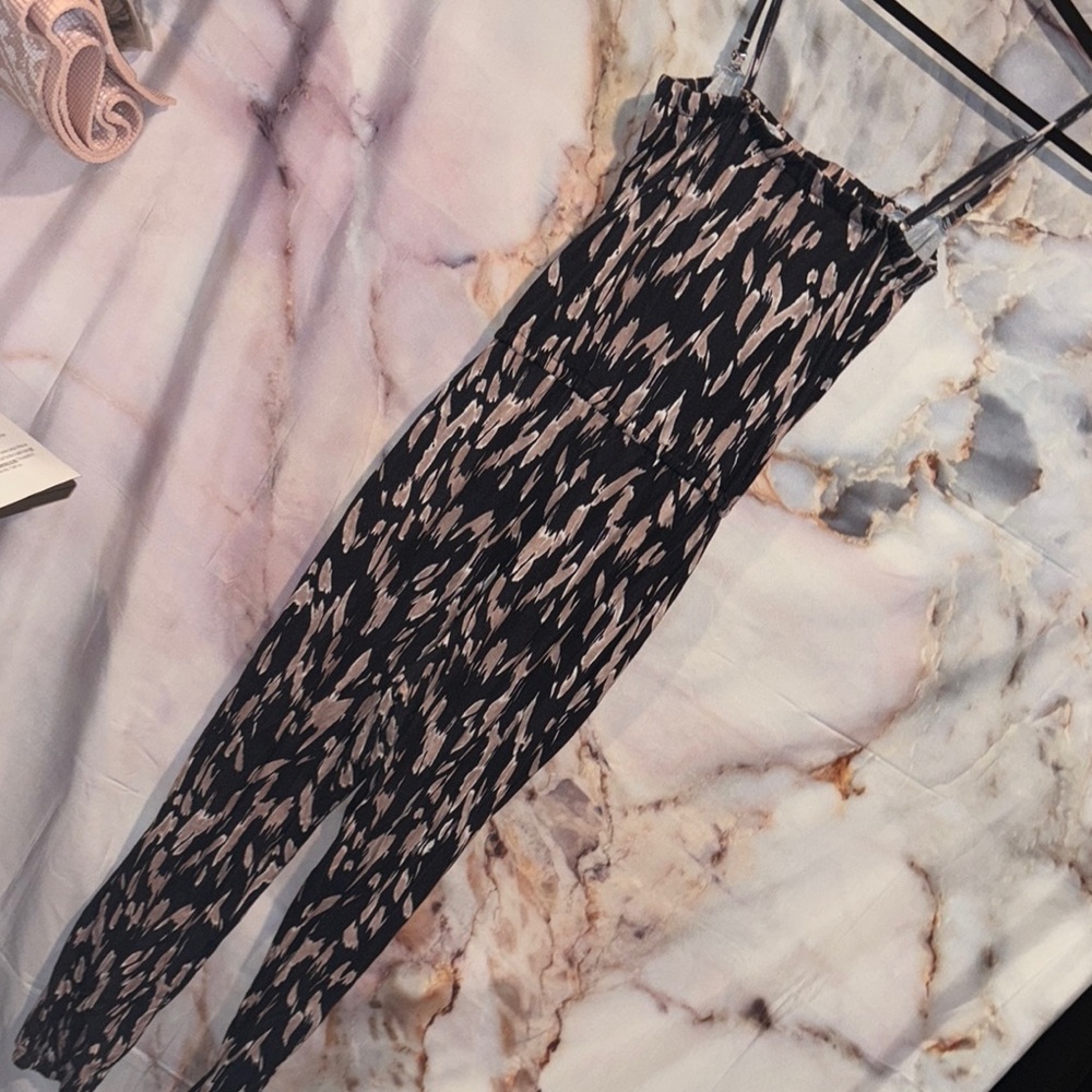 Patterned Jumpsuit ✨ - Picture 2 of 5